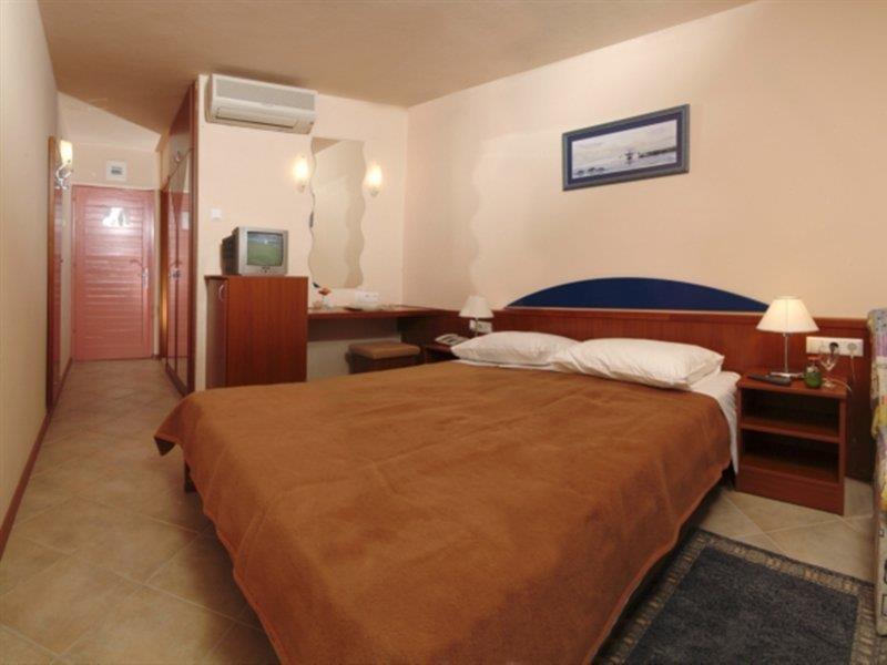 Hotel Brzet Omiš Exterior foto